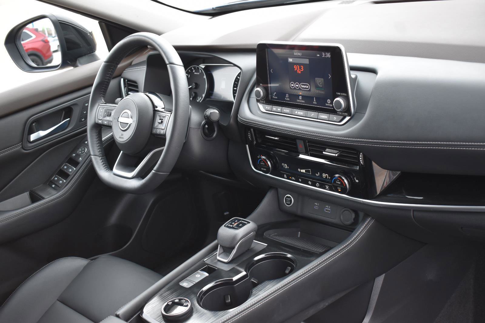 Used 2023 Nissan Rogue SL image 14