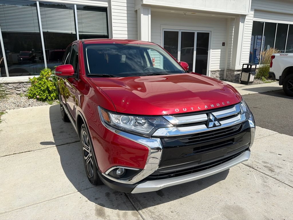 Used 2018 Mitsubishi Outlander SE AWD/4WD image 4