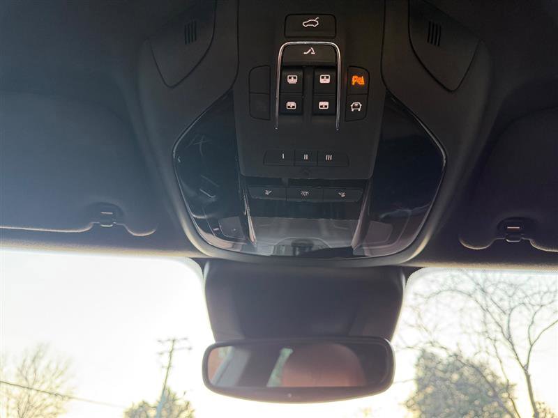 Used 2020 Maserati Levante image 40