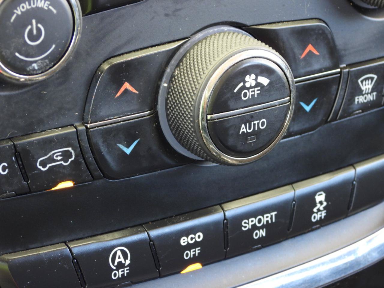 Used 2018 Dodge Durango SXT w/ 3rd Row Seating Group RWD image 72