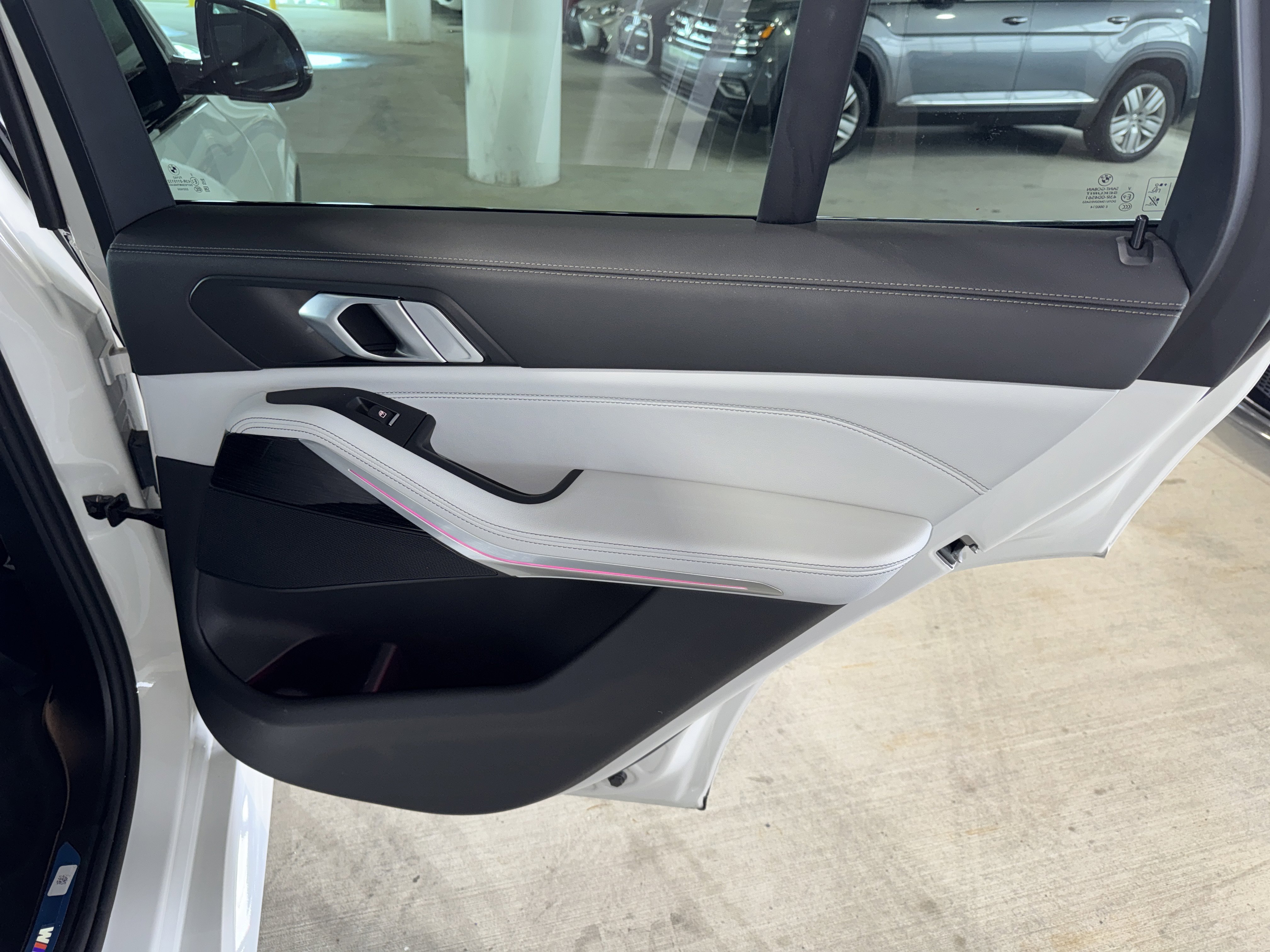 Certified 2025 BMW X5 xDrive50e w/ M Sport Package image 11