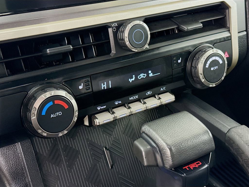 Certified 2024 Toyota Tacoma TRD Off-Road AWD/4WD image 18