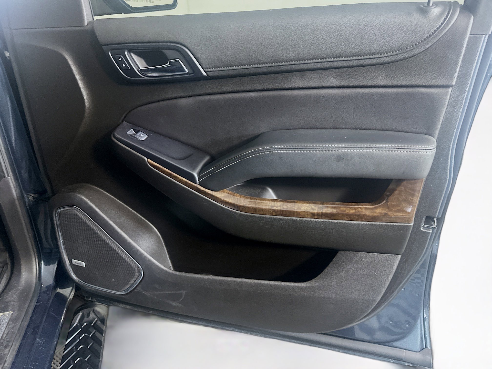 Used 2020 Chevrolet Tahoe LT w/ Luxury Package AWD/4WD image 35