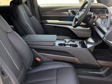 New 2027 Cadillac Vistiq Luxury AWD/4WD image 21