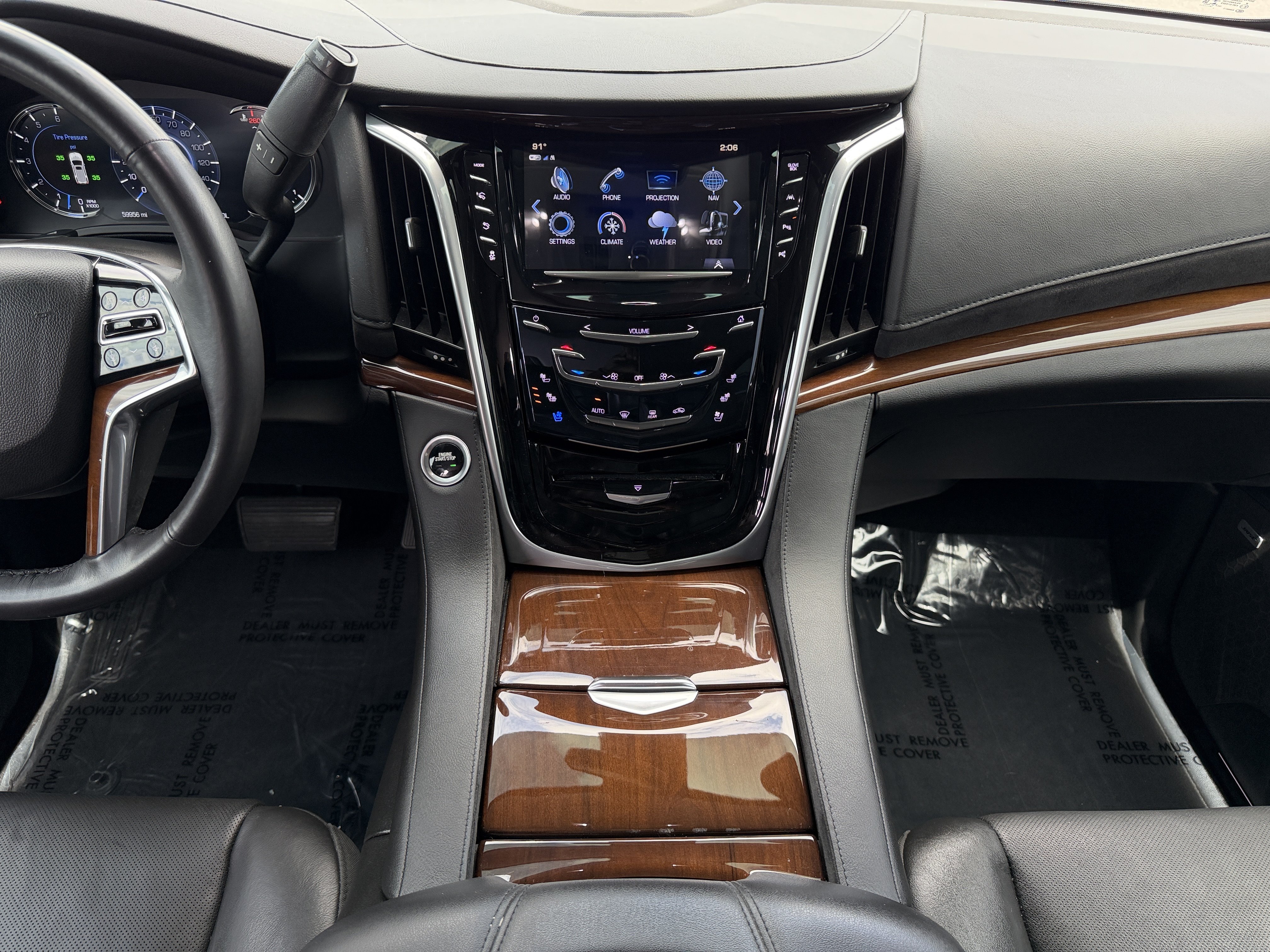 Used 2020 Cadillac Escalade ESV Premium Luxury AWD/4WD image 17