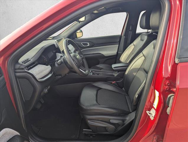 Used 2024 Jeep Compass Latitude image 15