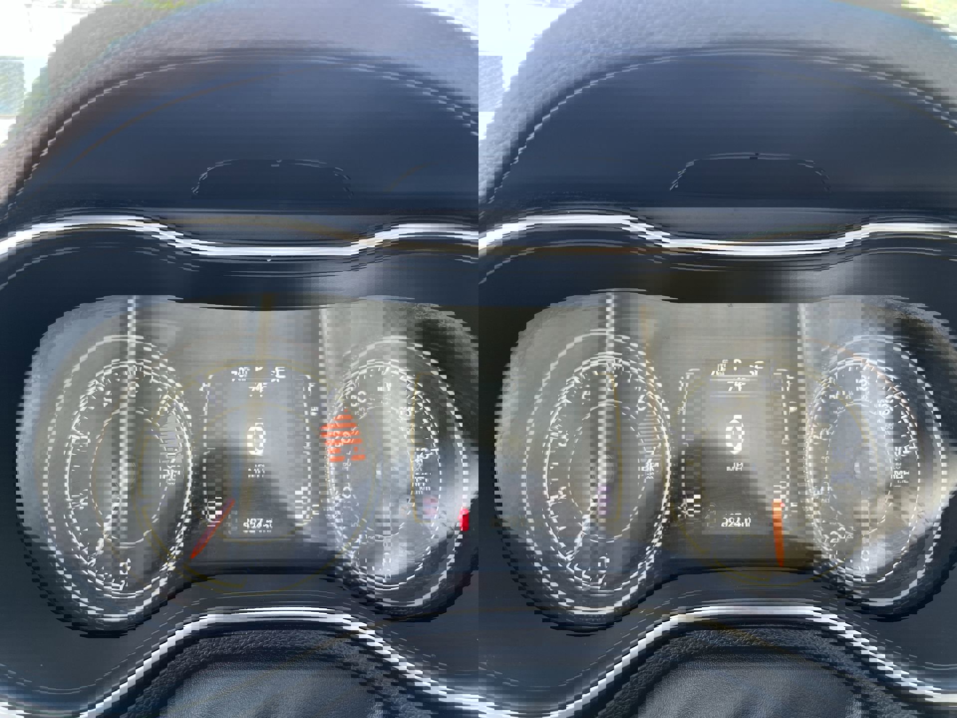 Used 2021 Jeep Cherokee Latitude Plus w/ Sun & Sound Group image 12