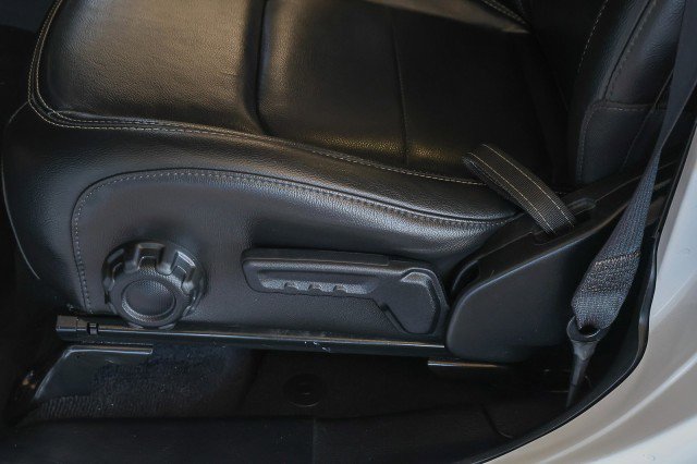 Used 2023 Jeep Wrangler Sahara AWD/4WD image 10