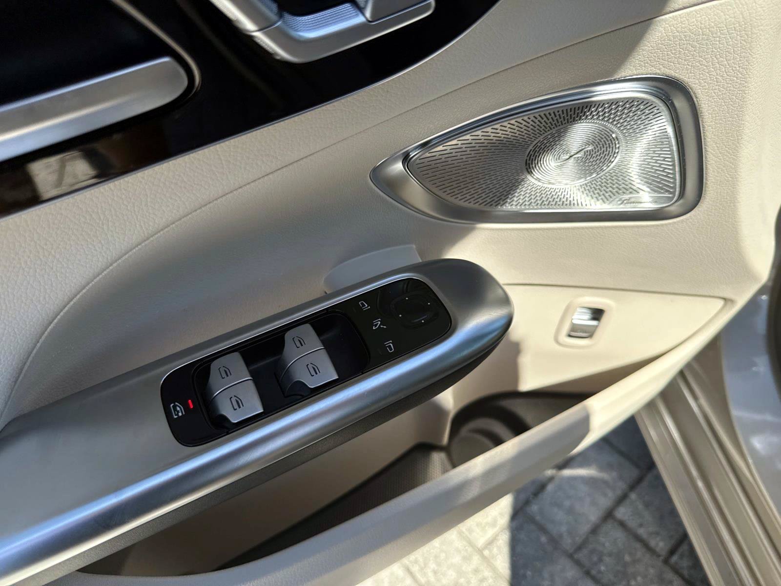 Used 2023 Mercedes-Benz C 300 Sedan image 17