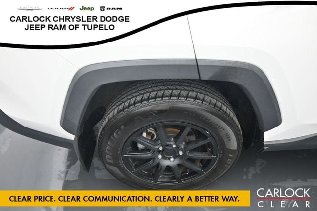 Used 2021 Toyota RAV4 LE AWD/4WD image 38