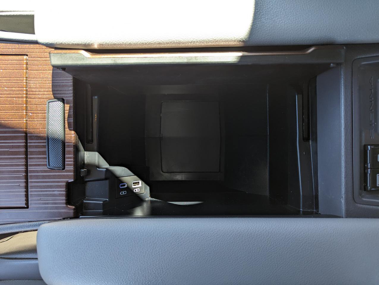 Used 2021 Toyota Sienna XLE image 27