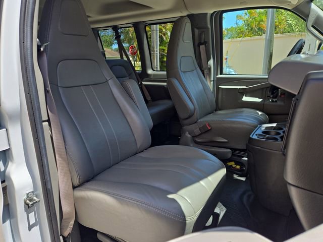 Used 2025 Chevrolet Express 3500 LS RWD image 16