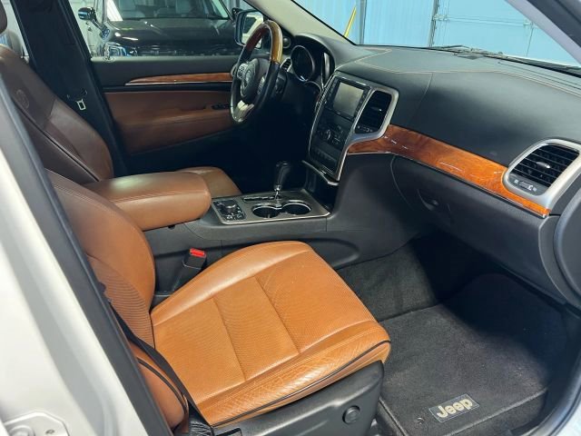 Used 2013 Jeep Grand Cherokee Overland image 12