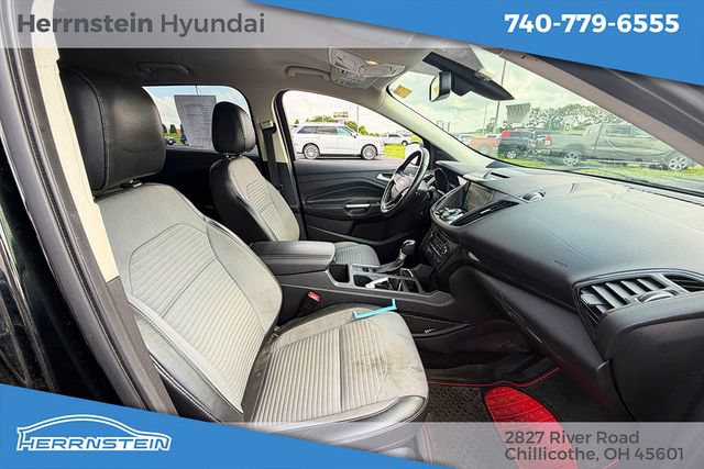 Used 2017 Ford Escape Titanium AWD/4WD image 30
