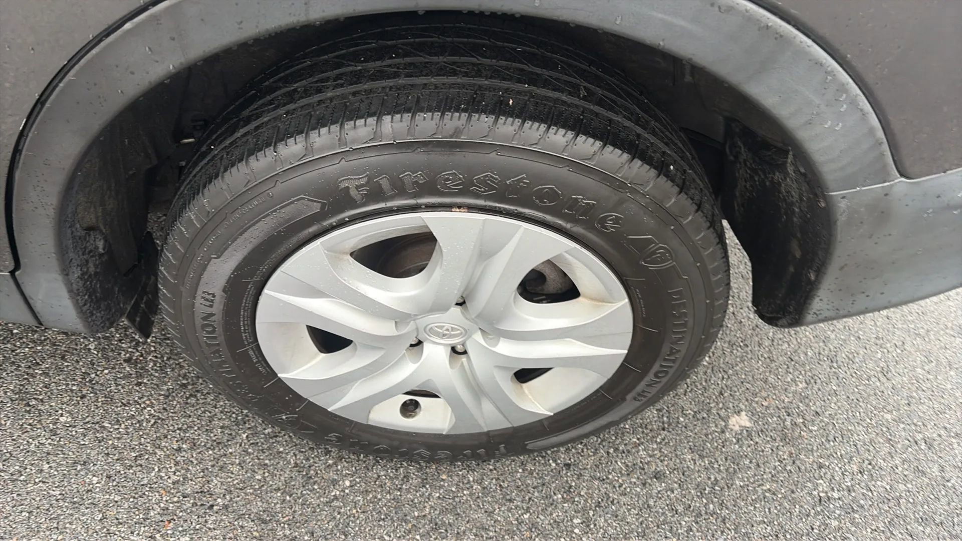 Used 2015 Toyota RAV4 LE image 30