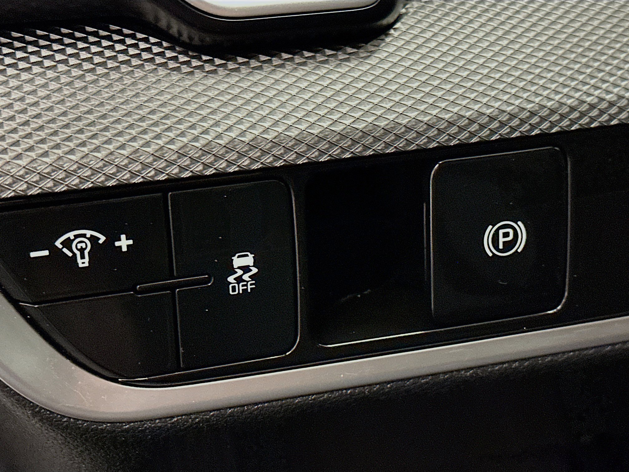 Used 2025 Kia Sportage LX image 17