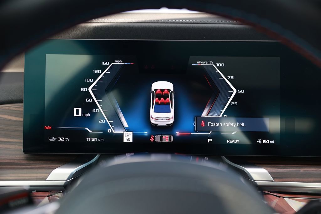 Used 2025 BMW i7 M70 w/ Executive Package image 19