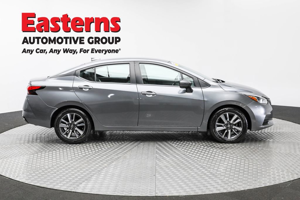 Used 2021 Nissan Versa SV image 4