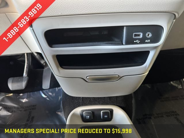 Used 2019 Chrysler Pacifica Touring-L FWD image 18