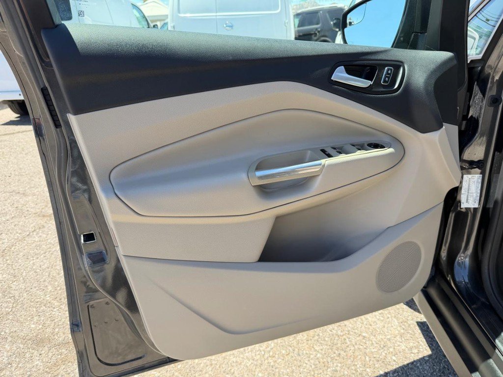 Used 2016 Ford C-MAX SE w/ Interior Protection Package FWD image 15