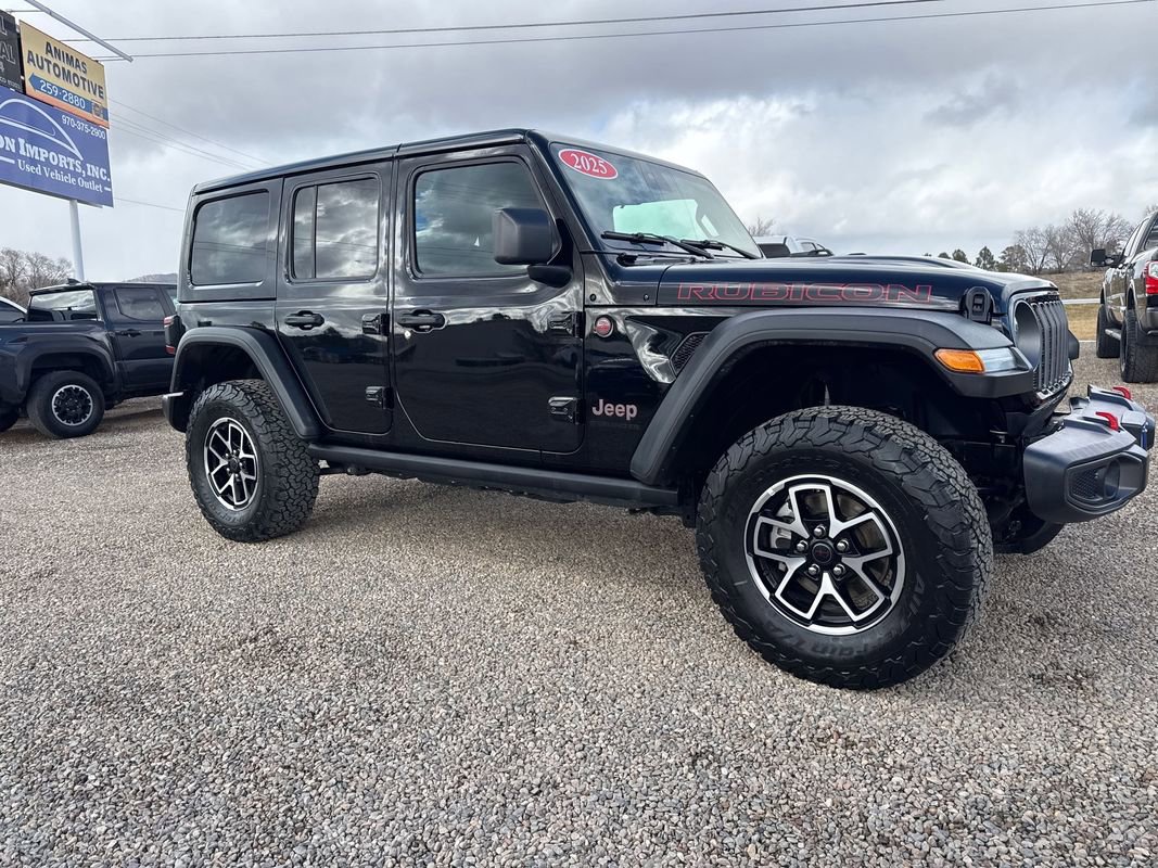 Used 2025 Jeep Wrangler Unlimited Rubicon image 3