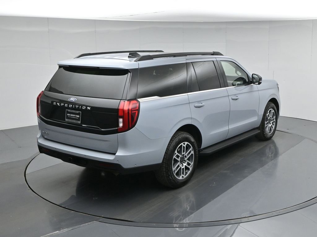 Used 2025 Ford Expedition Active image 41
