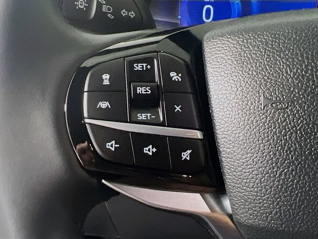 Used 2023 Ford Explorer Platinum w/ Technology Package RWD image 16
