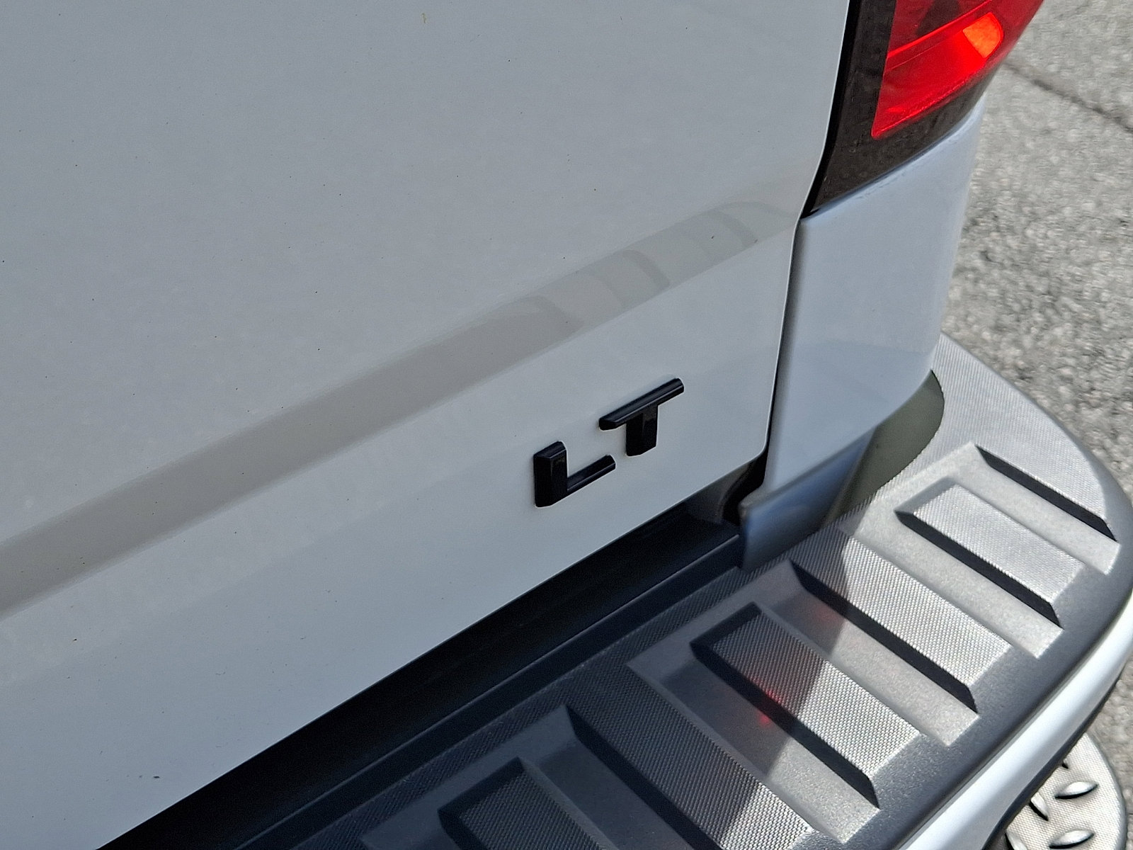 Used 2018 Chevrolet Silverado 1500 LT w/ All Star Edition image 31