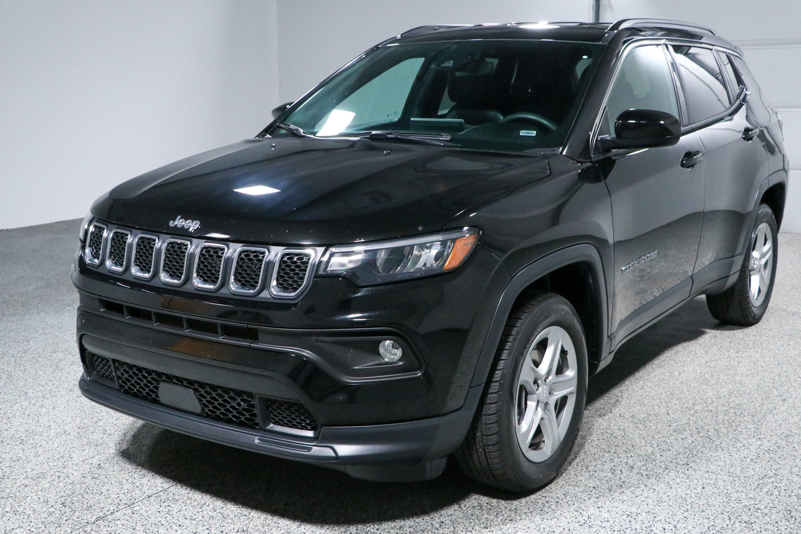 Used 2024 Jeep Compass Latitude AWD/4WD image 30