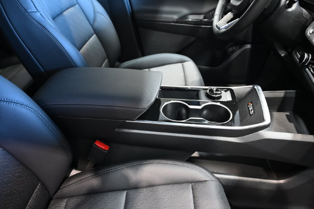 New 2027 Chevrolet Equinox LT w/ Convenience Package II FWD image 20