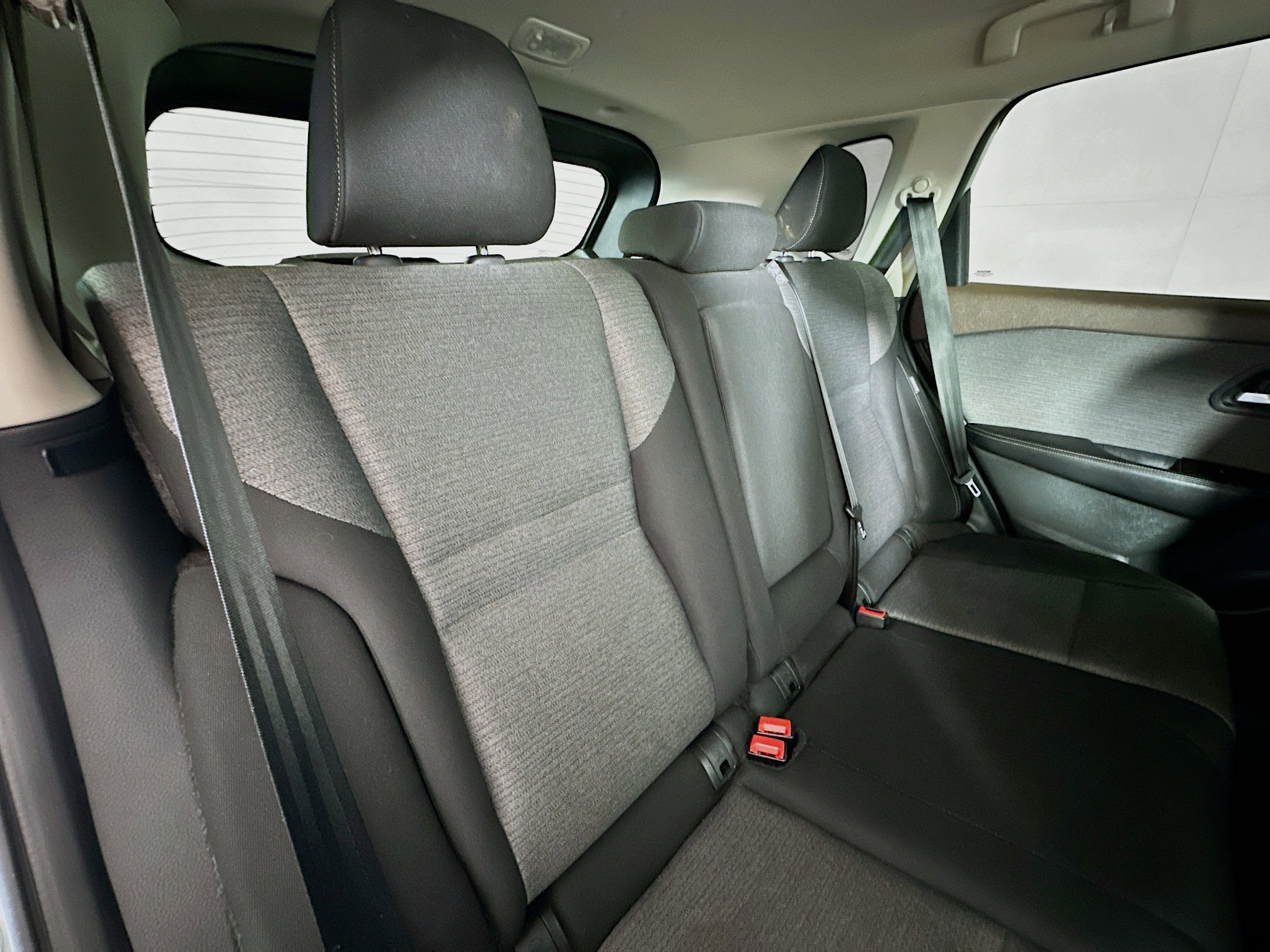 Used 2023 Nissan Rogue SV image 24