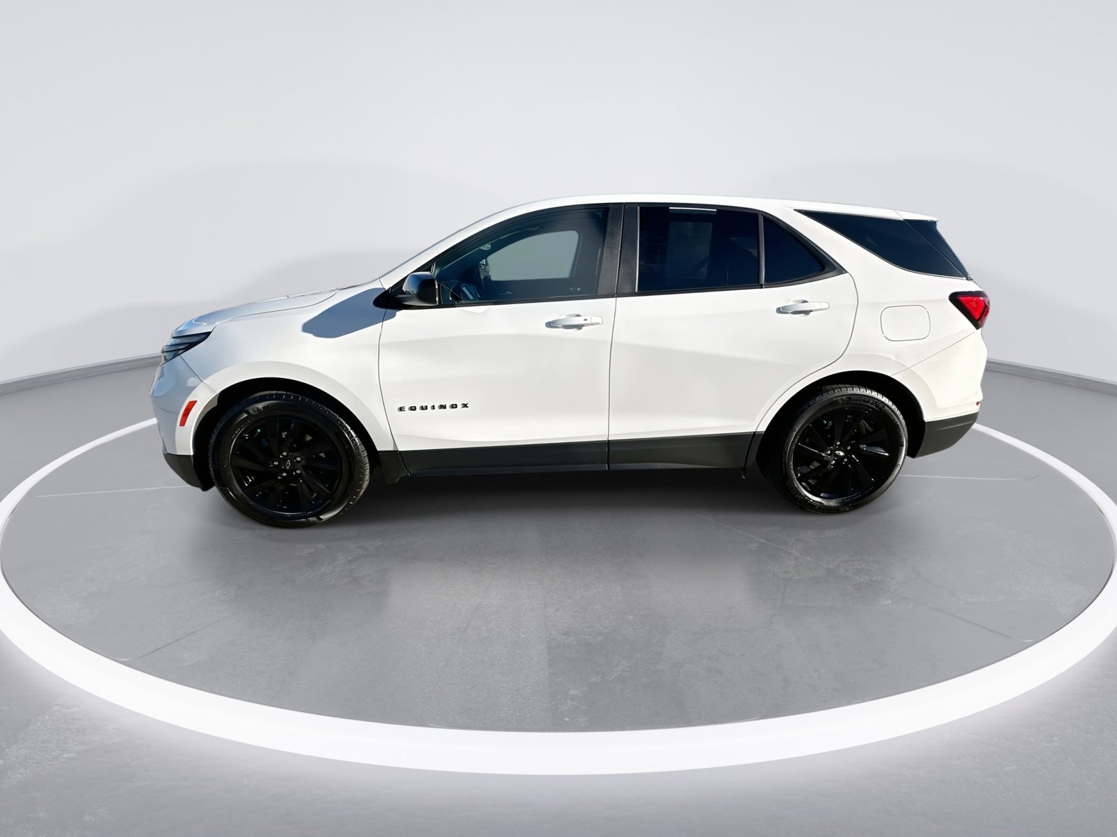 Used 2024 Chevrolet Equinox LS w/ LS Convenience Package FWD image 5