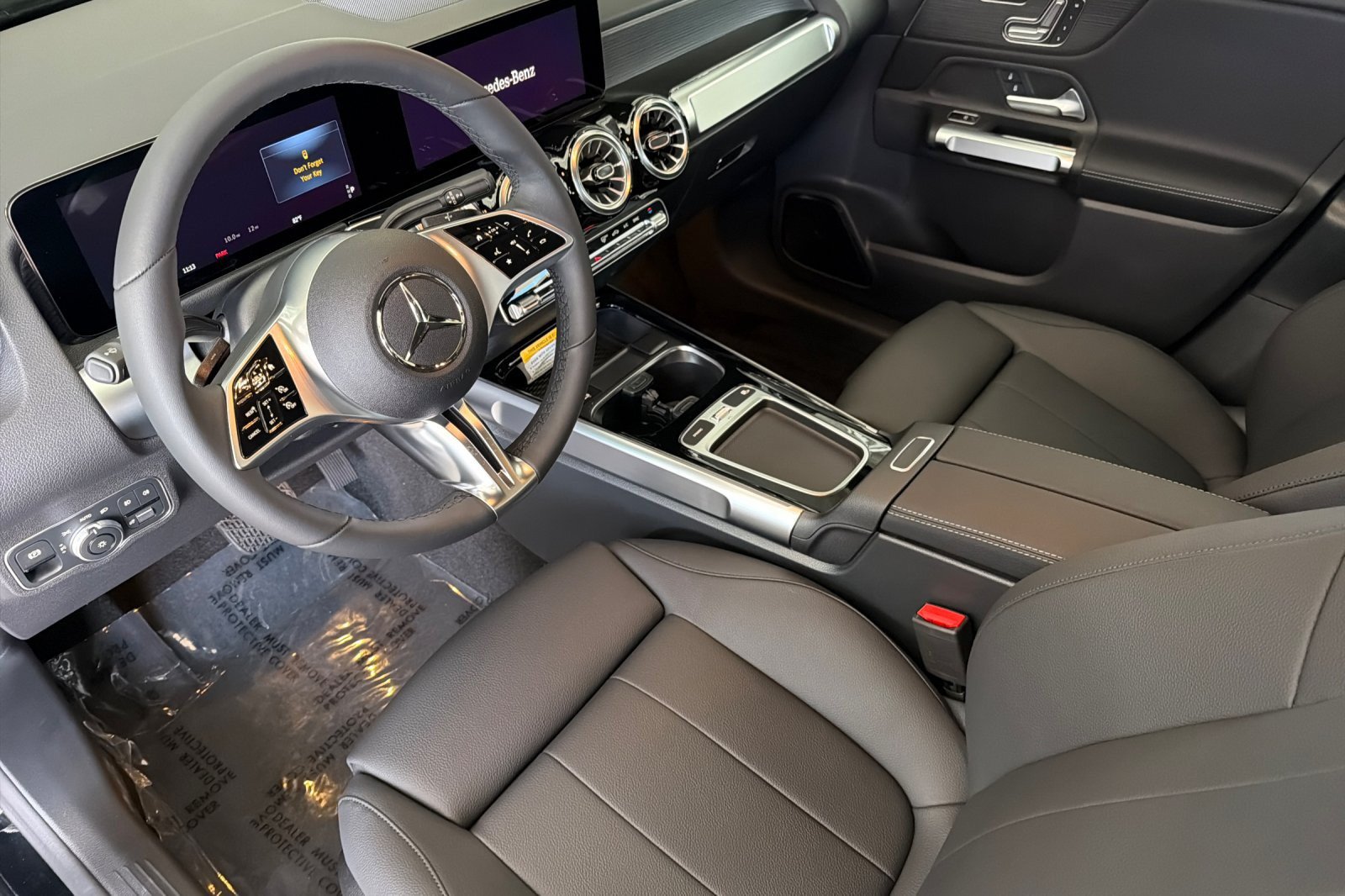 New 2026 Mercedes-Benz GLB 250 image 9