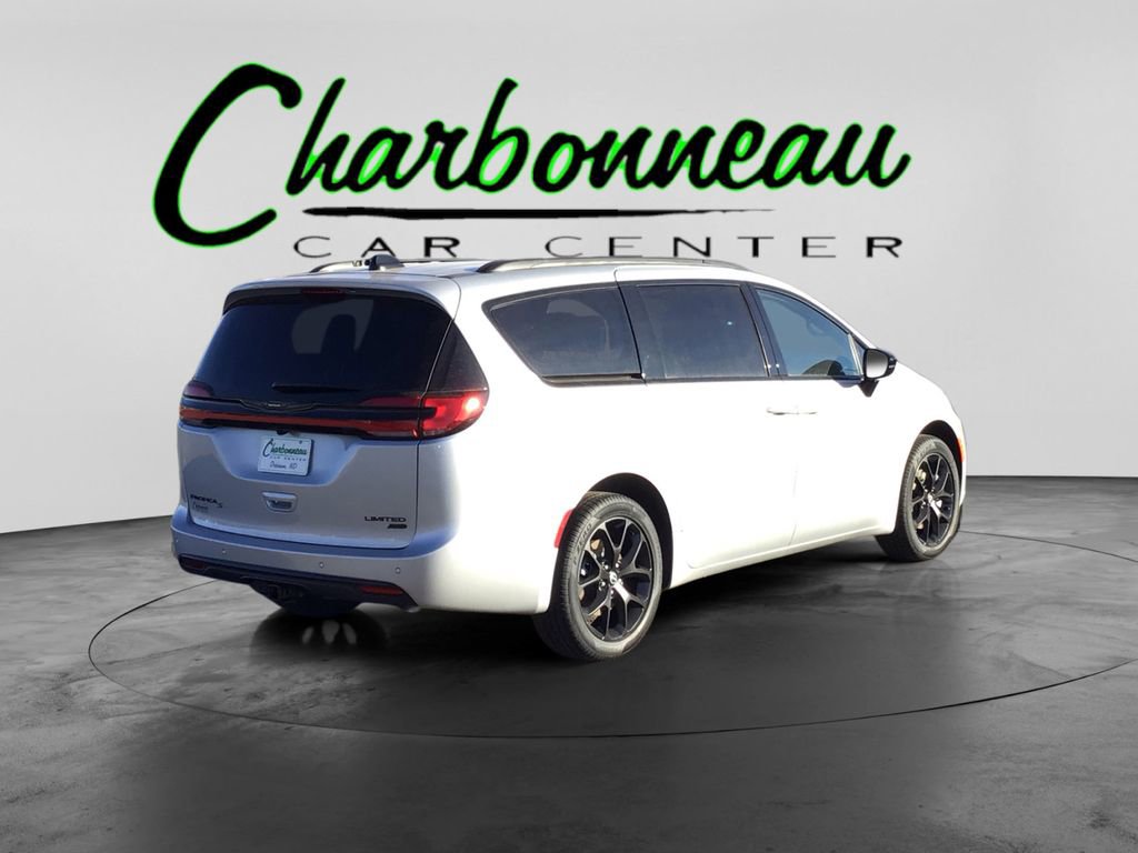New 2026 Chrysler Pacifica Limited w/ S Appearance Package image 5