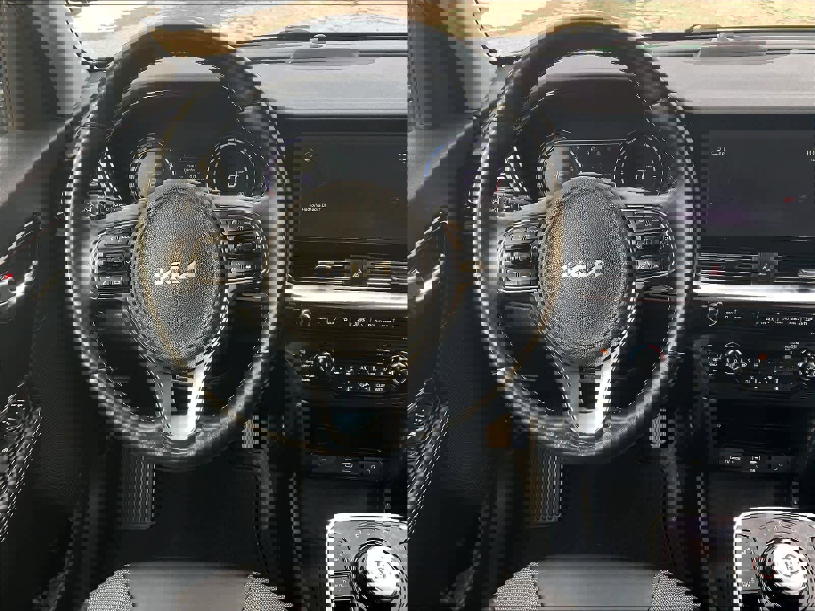 Used 2022 Kia Niro EX w/ Cold Weather Package image 17