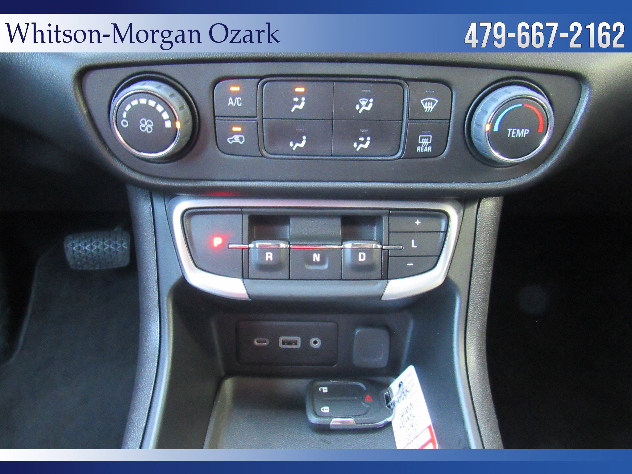 Used 2024 GMC Terrain SLE image 39