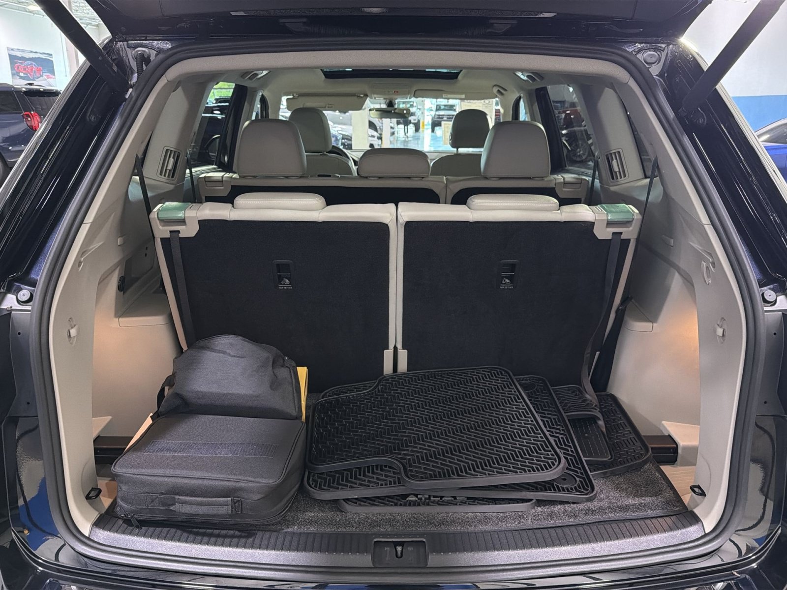 Used 2023 Volkswagen Atlas SE w/ Panoramic Sunroof Package AWD/4WD image 31