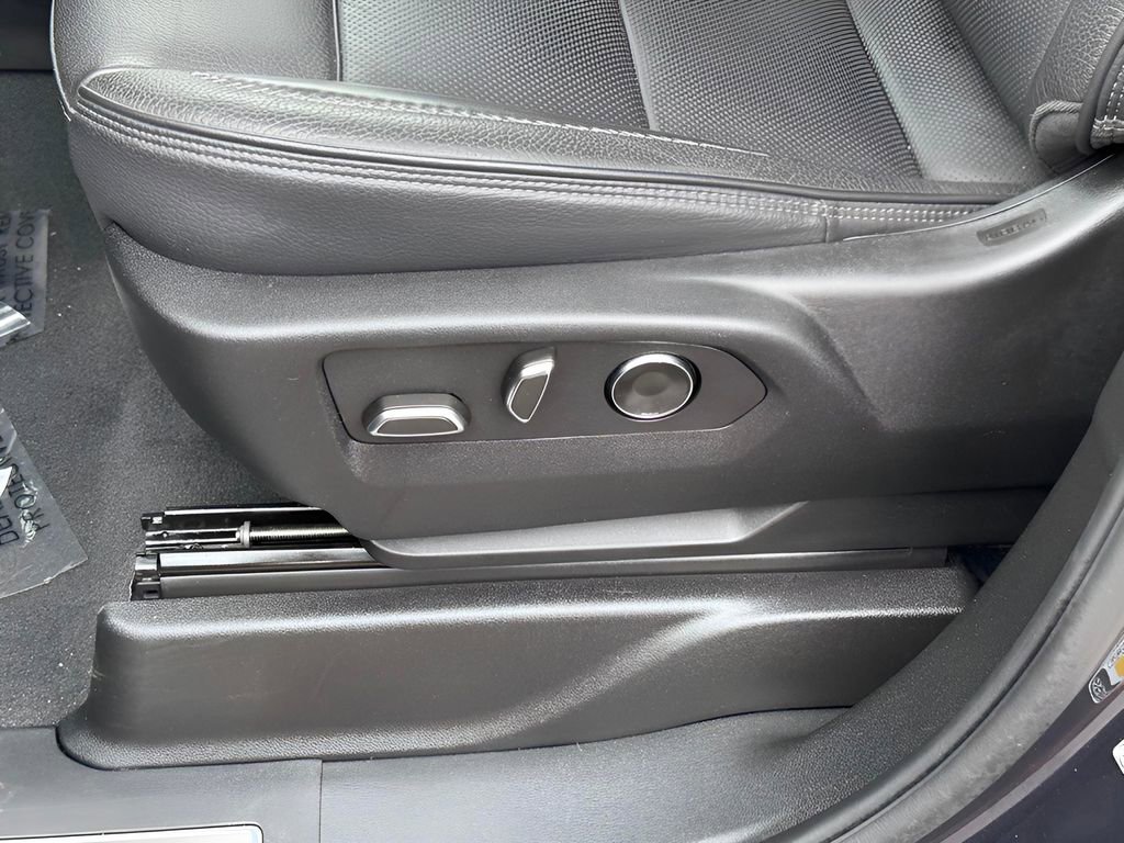 Used 2025 GMC Yukon Denali image 22