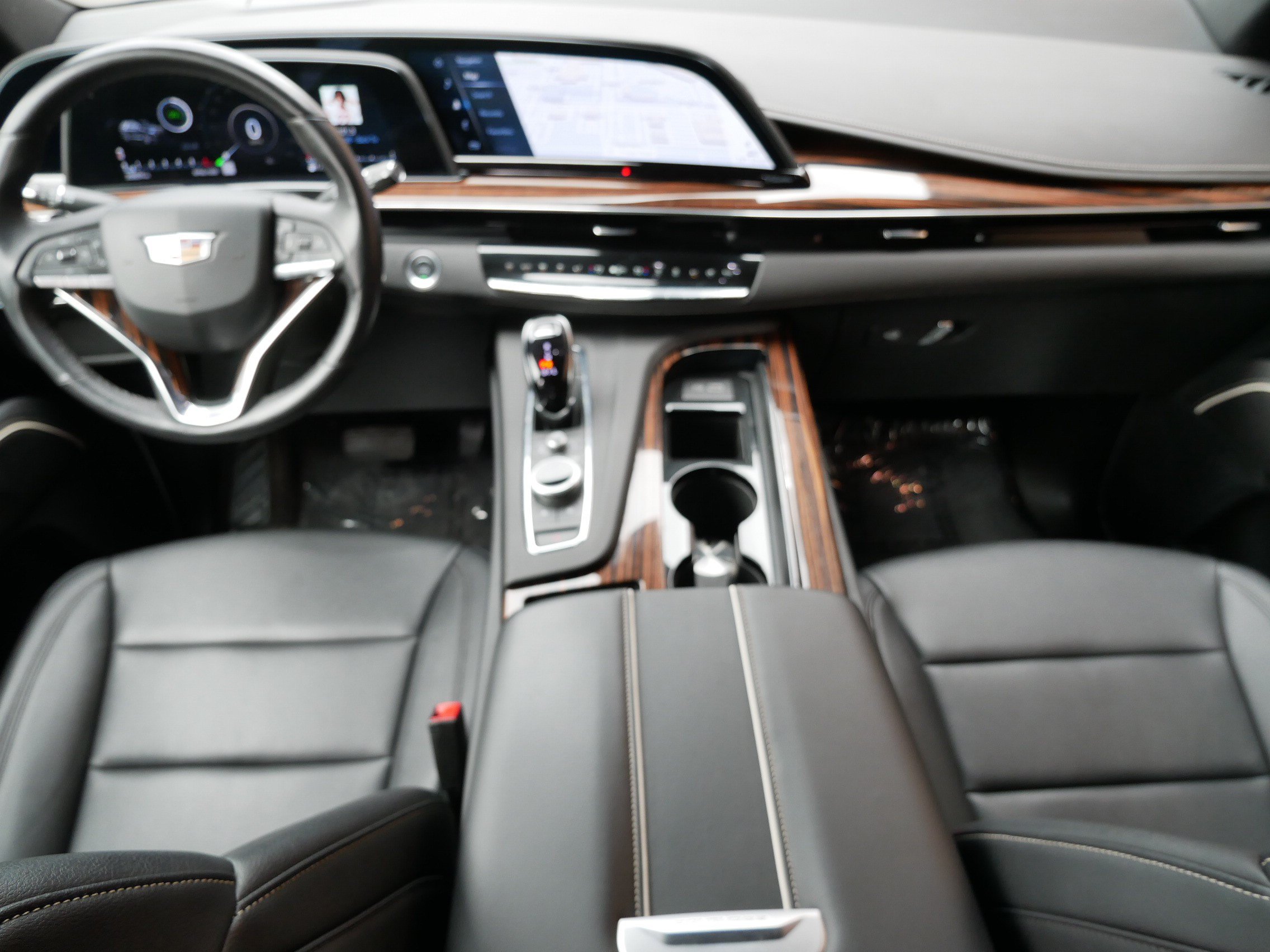 Certified 2024 Cadillac Escalade ESV Luxury AWD/4WD image 14