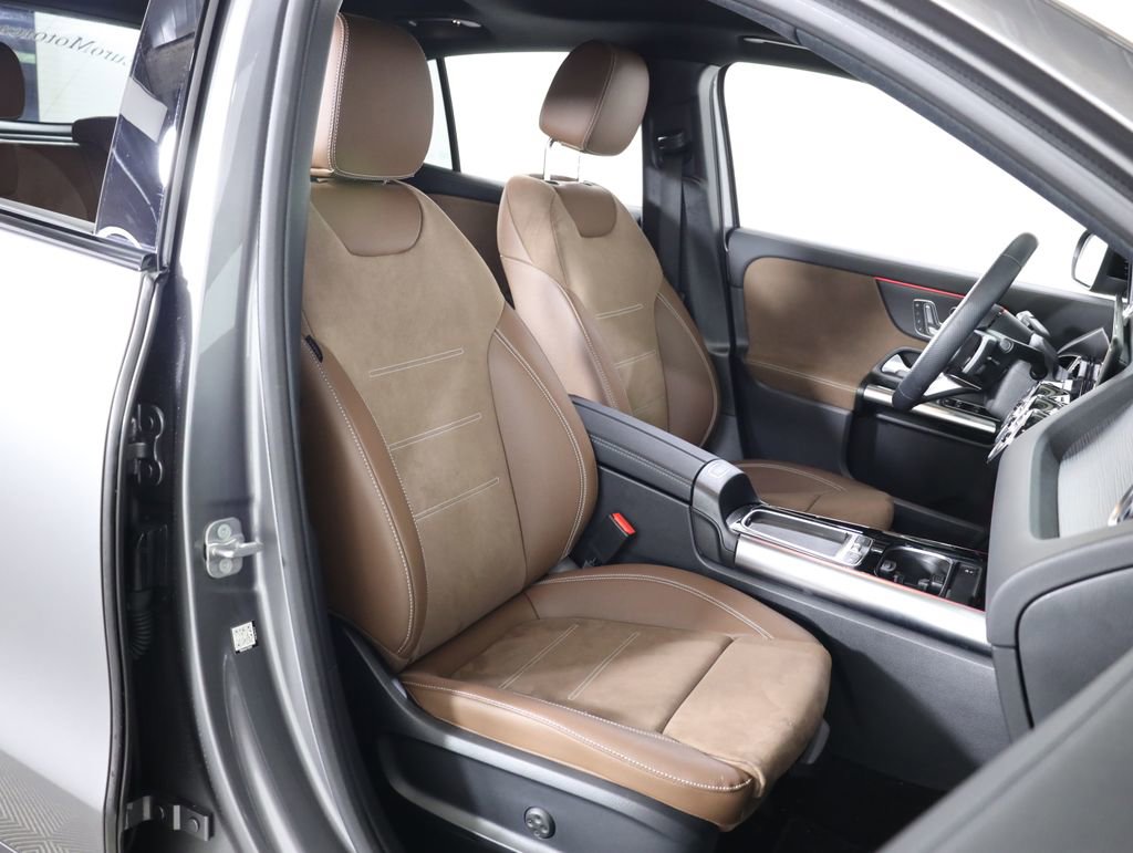 Used 2026 Mercedes-Benz GLA 250 4MATIC image 46