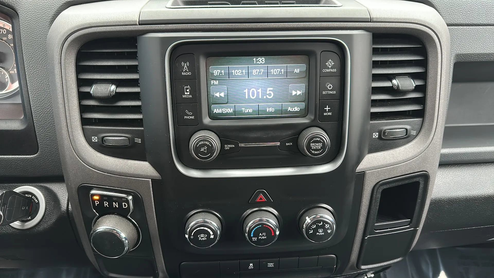 Used 2017 RAM 1500 Express image 36