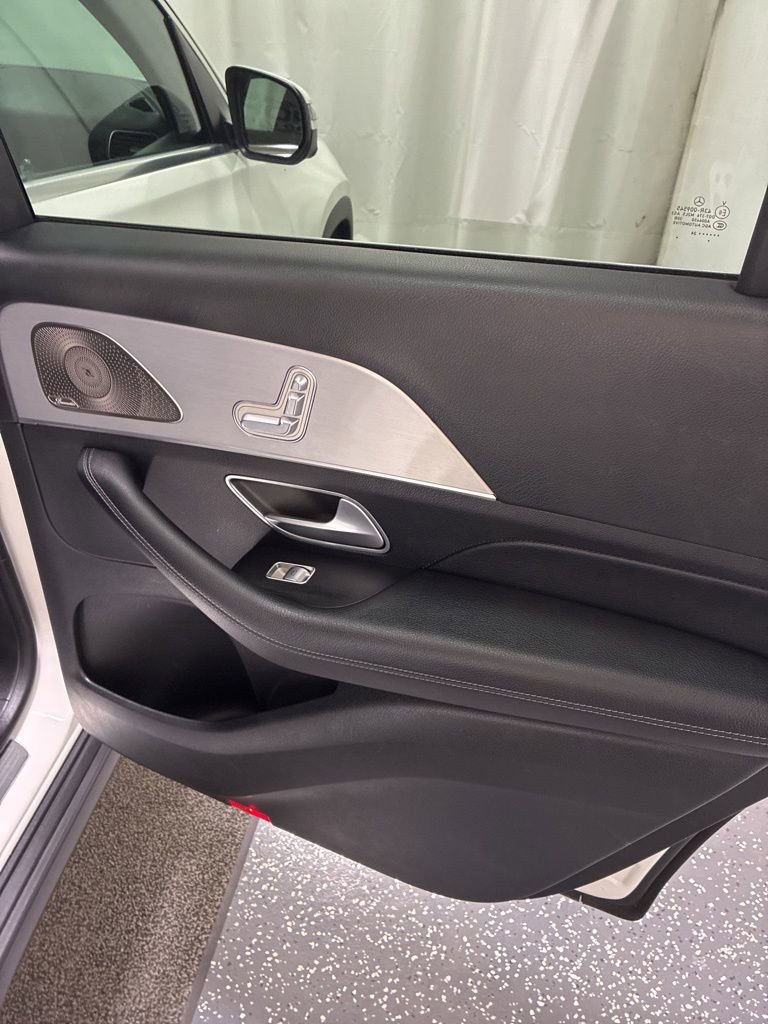 Used 2024 Mercedes-Benz GLS 450 4MATIC image 33