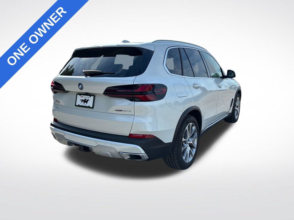 Used 2026 BMW X5 xDrive50e w/ Premium Package AWD/4WD image 3
