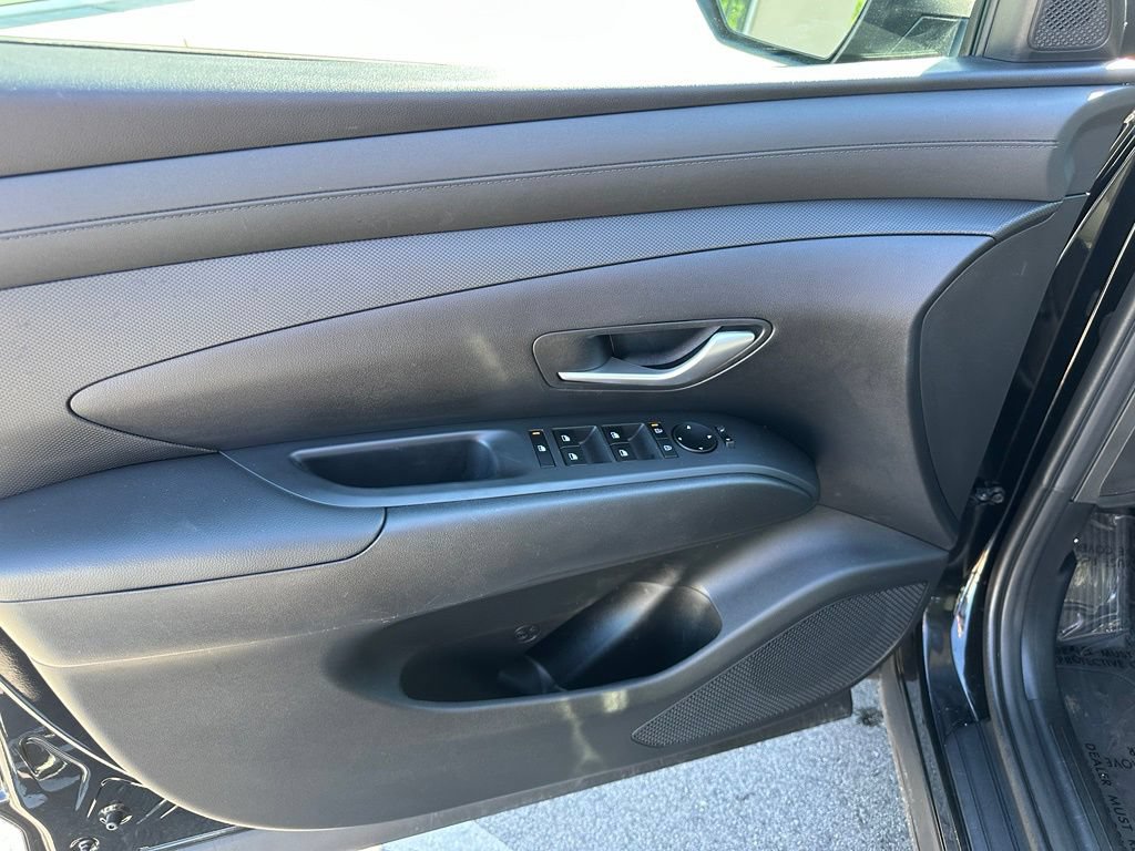 Certified 2025 Hyundai Tucson SE AWD/4WD image 12