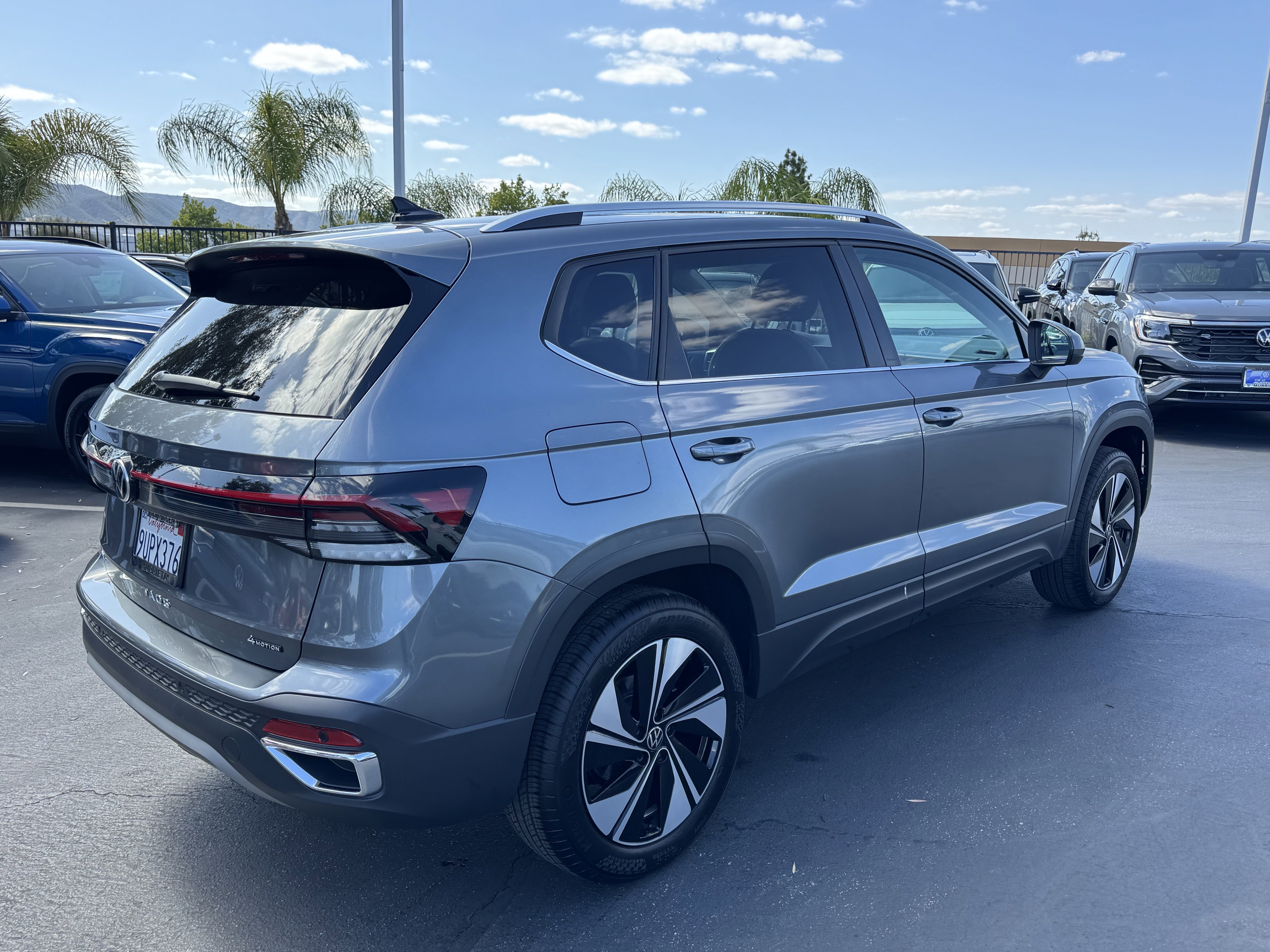 Used 2025 Volkswagen Taos SE AWD/4WD image 10
