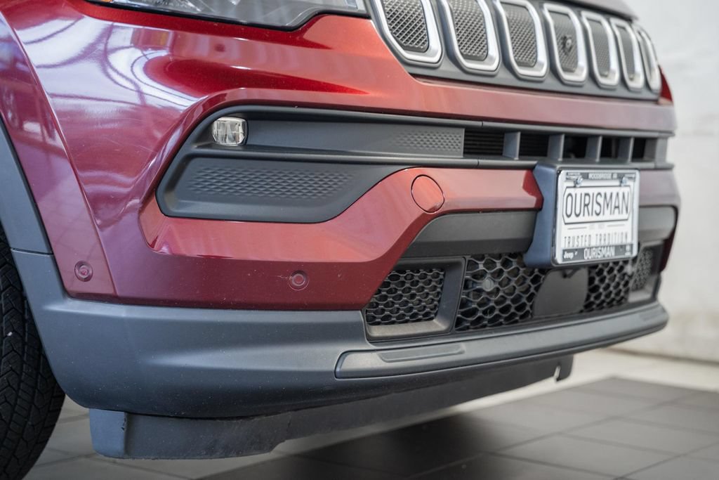 Certified 2022 Jeep Compass Latitude w/ Sun and Sound Group AWD/4WD image 14