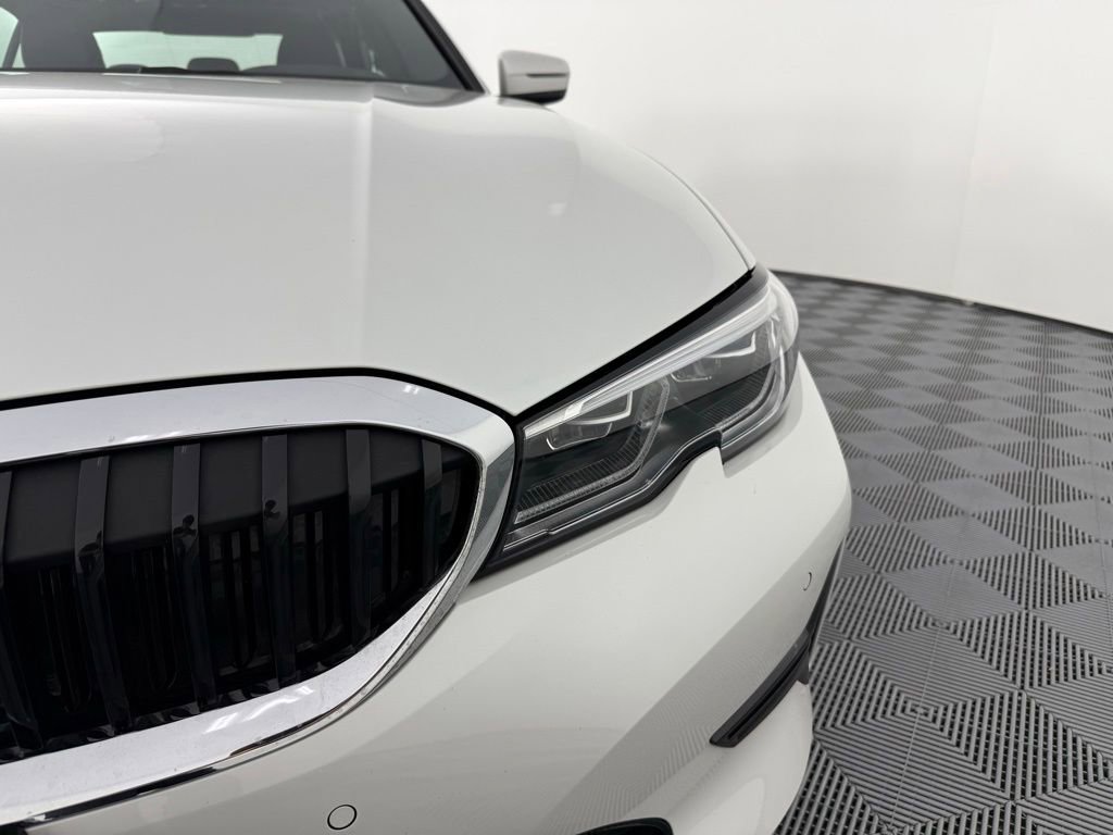 Used 2021 BMW 330i xDrive Sedan w/ Executive Package AWD/4WD image 4