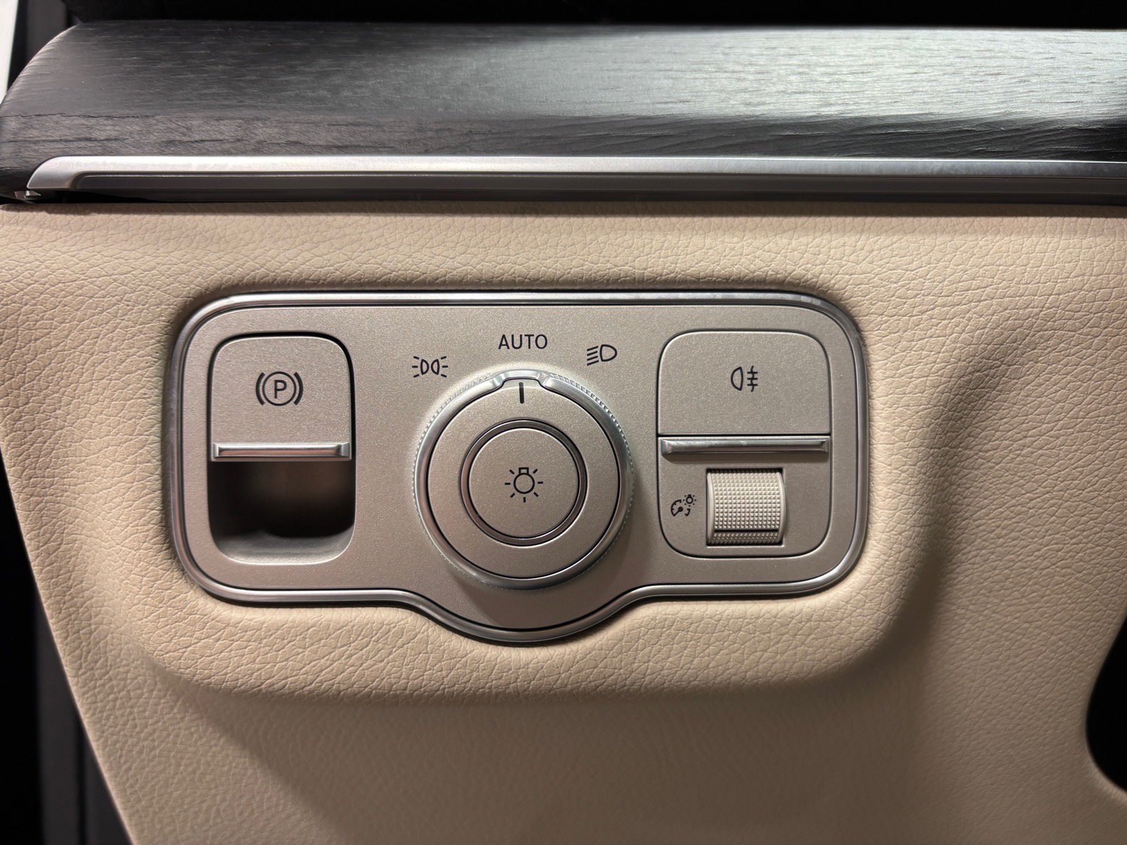 Used 2024 Mercedes-Benz GLS 450 4MATIC image 21