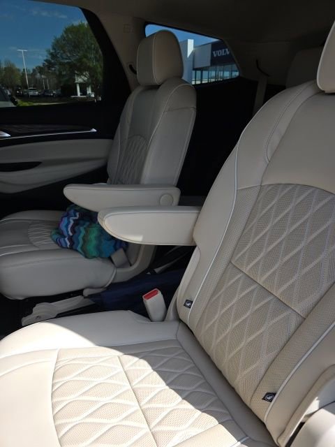 Used 2024 Buick Enclave Avenir image 4