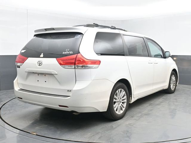 Used 2012 Toyota Sienna XLE image 14